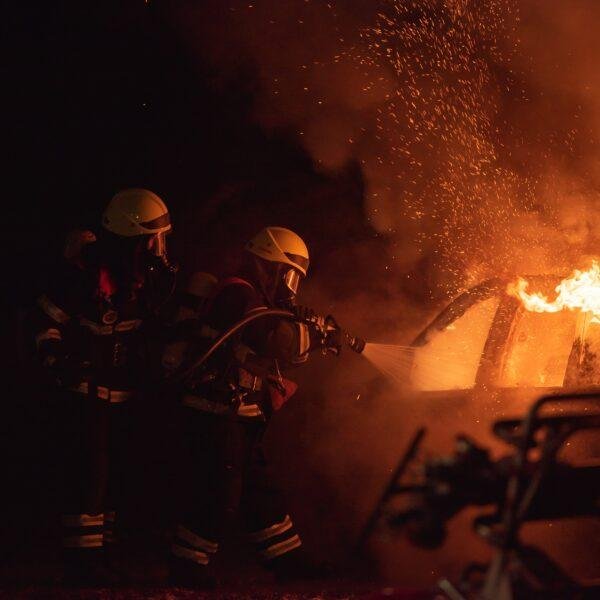 Image d'illustration d'un feu de voiture | @Dominik Sostmann