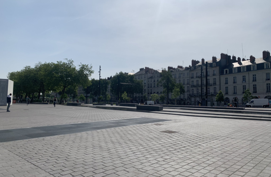 Le changement de la place du Commerce après les travaux | @Nantesinfo44