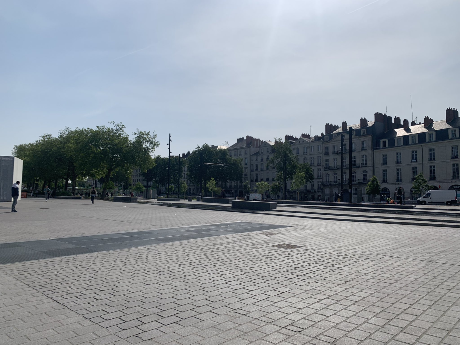 Le changement de la place du Commerce après les travaux | @Nantesinfo44