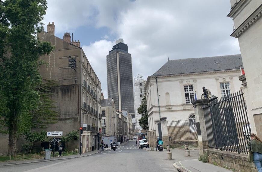 Photo de la tour Bretagne et de la Mairie à Nantes | @Nantesinfo44