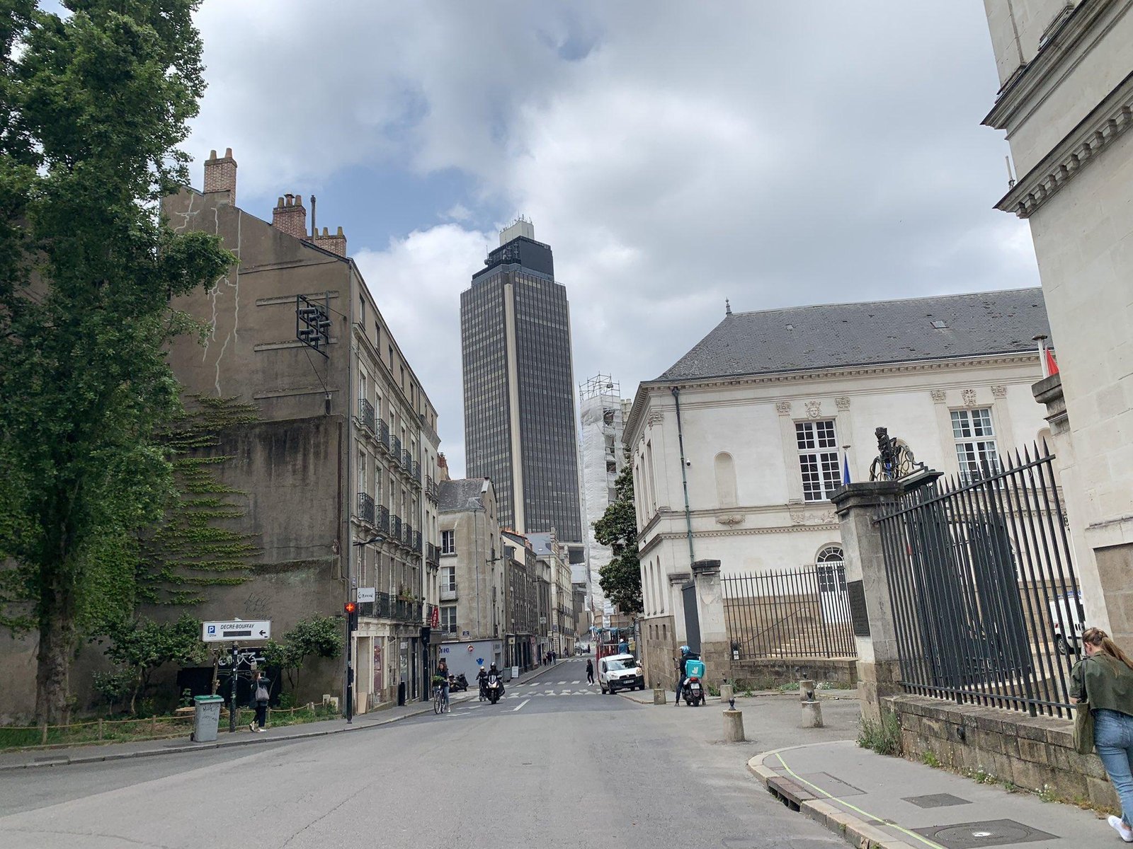 Photo de la tour Bretagne et de la Mairie à Nantes | @Nantesinfo44
