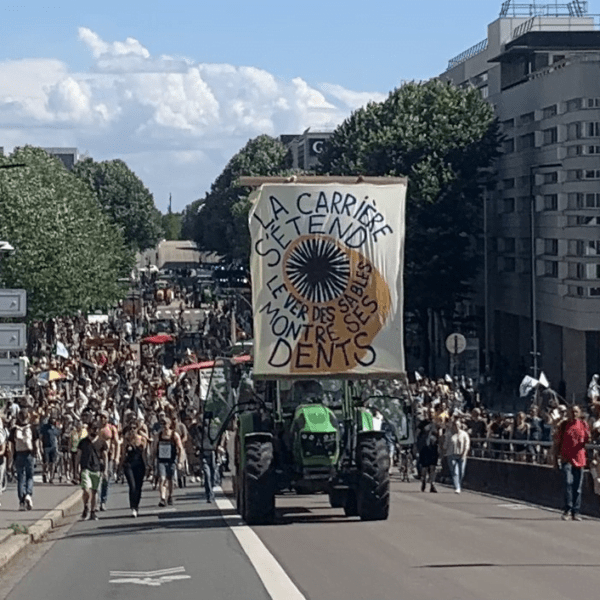 Manifestation du 11 juin à Nantes avec les soulèvements de la Terre | @Nantesinfo44