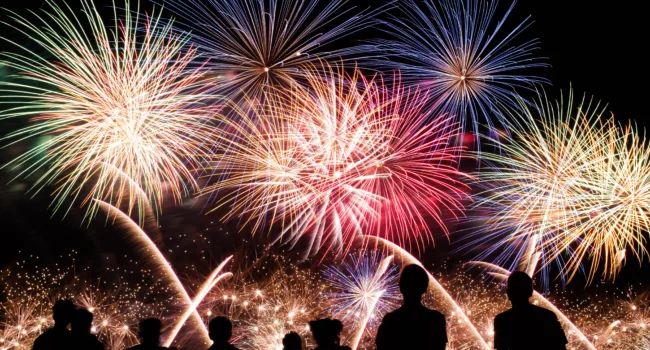 Image d'illustration d'un feu d'artifice | @ arthurchauvineau