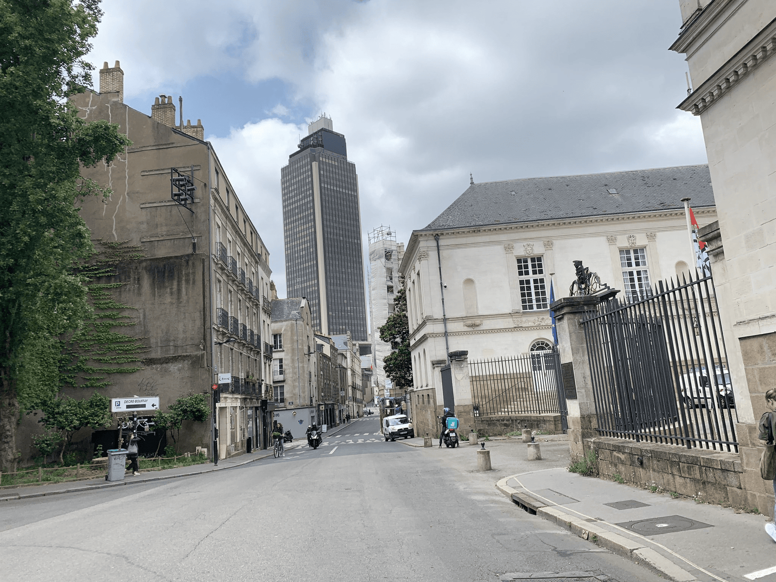 Un rassemblement à partir de 12H dans la cour d'honneur de la mairie de Nantes | @Nantesinfo44