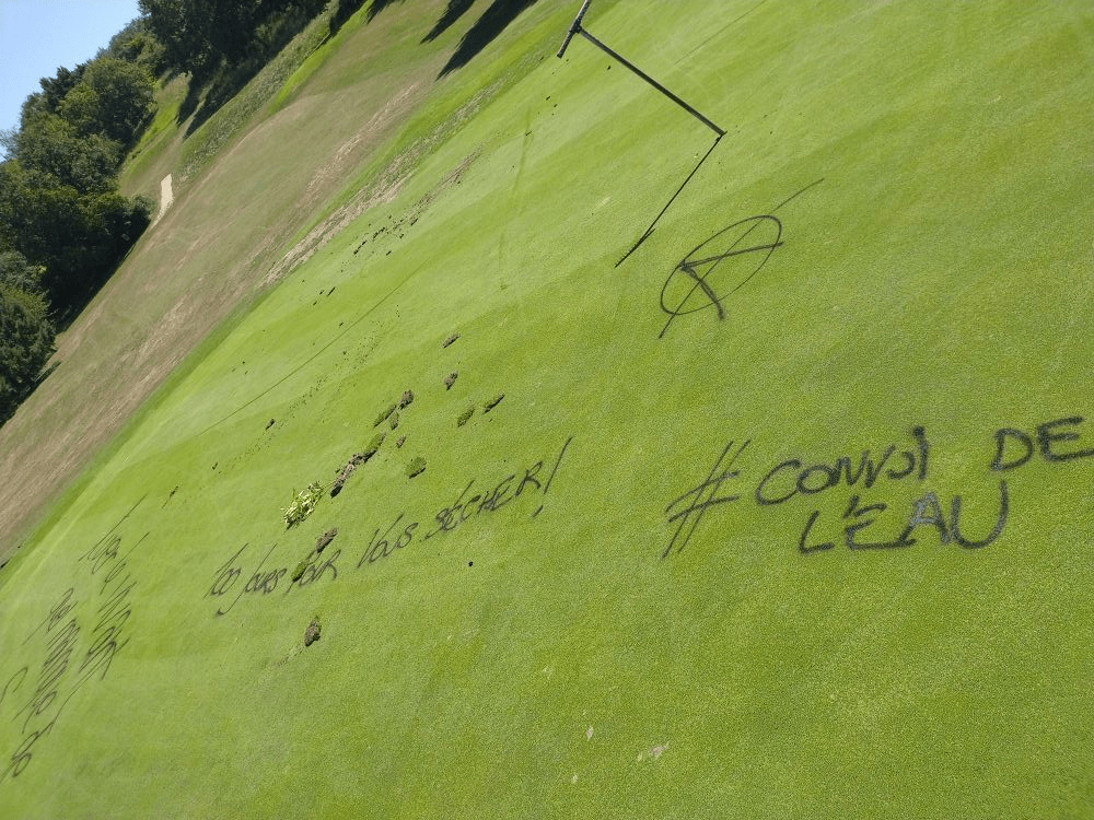 Un golf dégradé en marge du convoi de l’eau | Préfecture de la Vienne