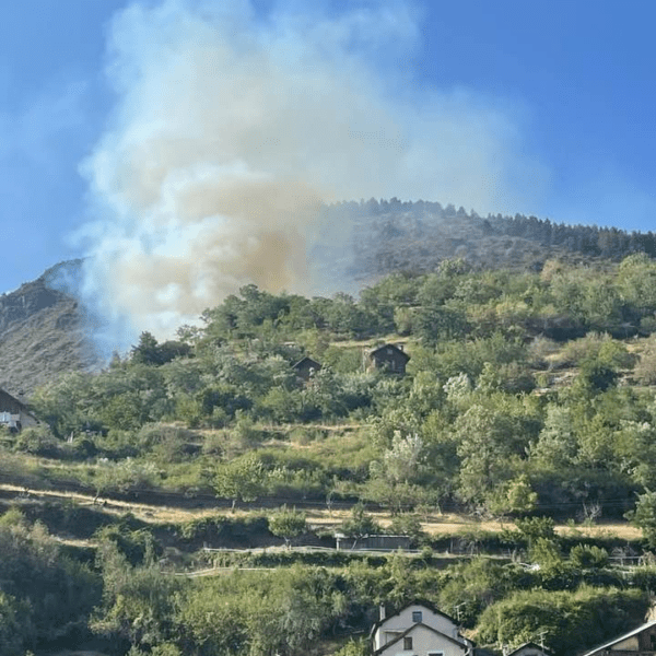 Feu de forêt à Roure dans les Alpes-Maritimes - @Fred Clapier