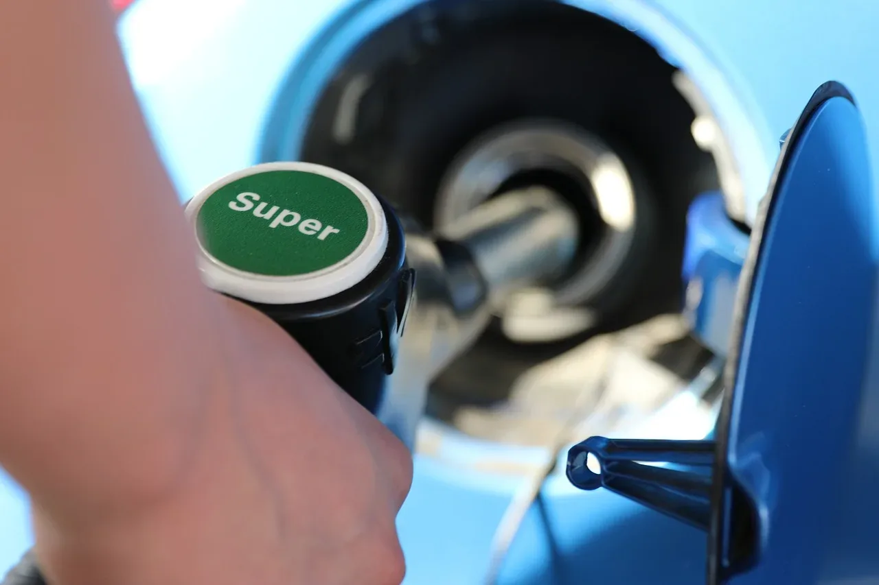 Comment payer moins cher le carburants sur vos trajets | @Bernd Schray