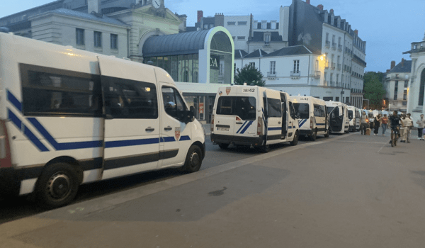 Camion de CRS/police à Nantes | Image d'illustration - @NantesInfo44