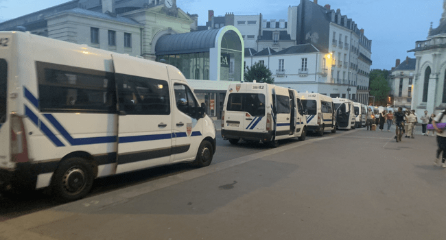Camion de CRS/police à Nantes | Image d'illustration - @NantesInfo44