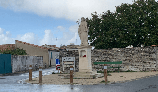 La statue de la vierge située à La Flotte-en-Ré qui va être démontée | (Photo TL-INF)