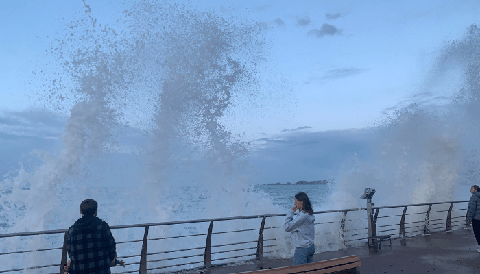 Les vagues qui s'éclatent peuvent atteindre plusieurs mètres à Trestraou - (TL - INF)