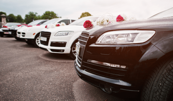 cortège voiture mariage| Image d'illustration (Adobe Stock - AS Photo Family)