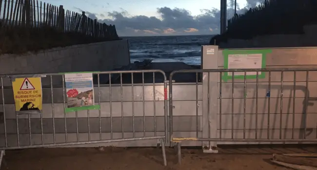 L'accès à certaines plages étaient interdites ce mercredi soir à l'Île de Ré | (T.L. - INF)