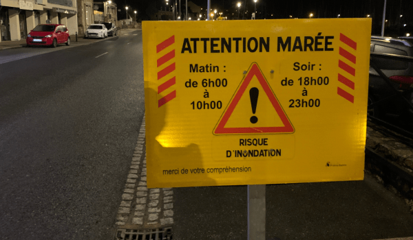 Panneau "Attention Marée" à Perros-Guirec | (TL - INF)