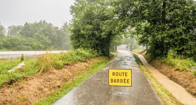 Une route barrée après une inondation | Image d'illustration (Bernard Pez - Flickr)