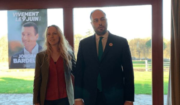 Gauthier Bouchet et Victoria De Vigneral lors de la conférence de presse du Rassemblement National de Loire-Atlantique | (T.L. - INF Nantes)