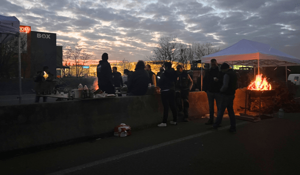 Le camp des agriculteurs sur le pont de Cheviré | T.L. - INF Nantes