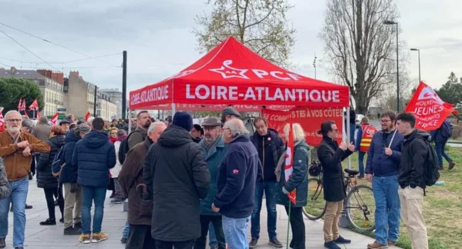 Un stand du PCF de Loire-Atlantique | Image transmise à INF Nantes