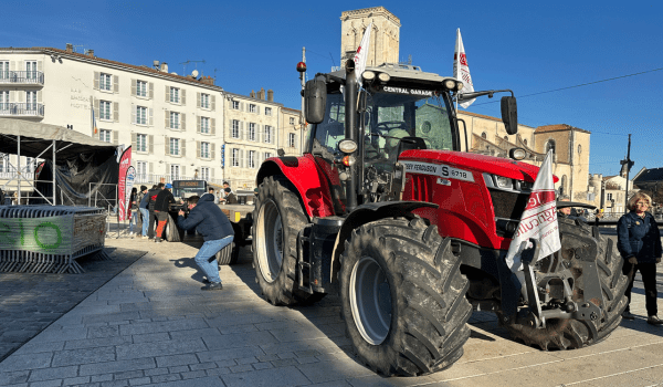 Les agriculteurs étaient mobilisés ce matin sur le vieux port de la Rochelle | TL - INF la Rochelle