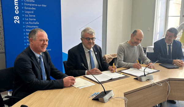 La signature du contrat de délégation de service public avec la SemOp Yélo Mobilités | TL - INF la Rochelle
