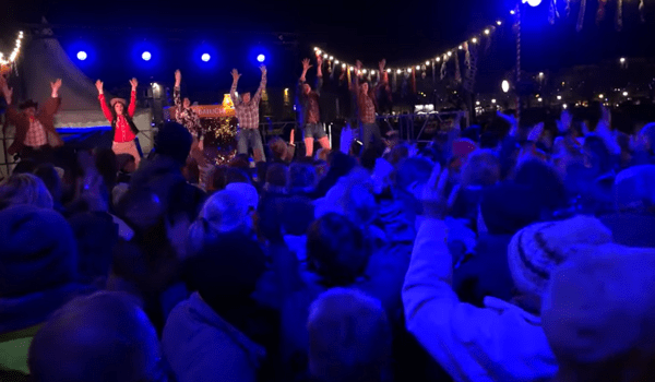 Le bal du Nouvel An l'année dernière à la Rochelle | Capture d'écran Facebook