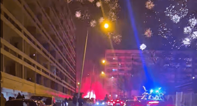 Plusieurs dizaines de feux d'artifices ont été tiré à Mireuil pour le Nouvel An 2025 | Capture d'écran Facebook - Cap Arts