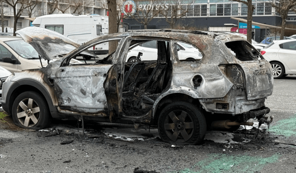 Un véhicule incendié à Mireuil | Larochelle17000