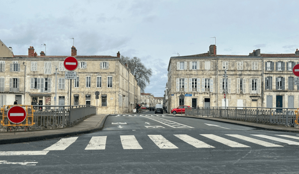 Le pont Louis-Suire à la Rochelle dont la circulation a été interdite dans un sens excepté pour certains riverains | TL - INF la Rochelle