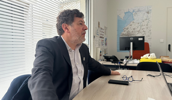 L'adjoint en charge du commerce durant une commission avec son service | TL - INF la Rochelle
