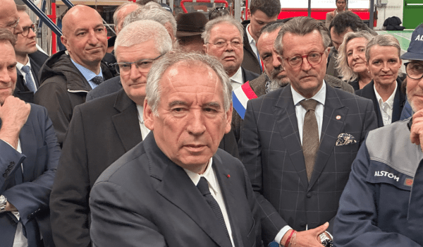 François Bayrou était en visite sur le site d'Alstom à Aytré ce vendredi 14 mars | TL - INF la Rochelle