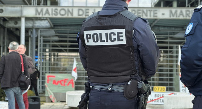 La police sur une manifestation à la Rochelle | TL - INF la Rochelle