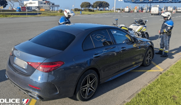Le véhicule a été contrôlé à une vitesse de 187 km/h par les motards de la police de La Rochelle | DR - DIPN17