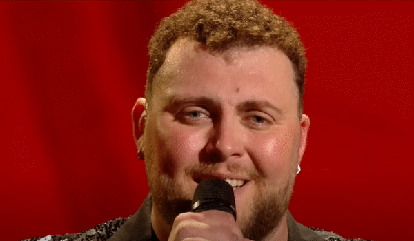 Le rochelais Mickaël Gallo sur The Voice | Capture écran Youtube