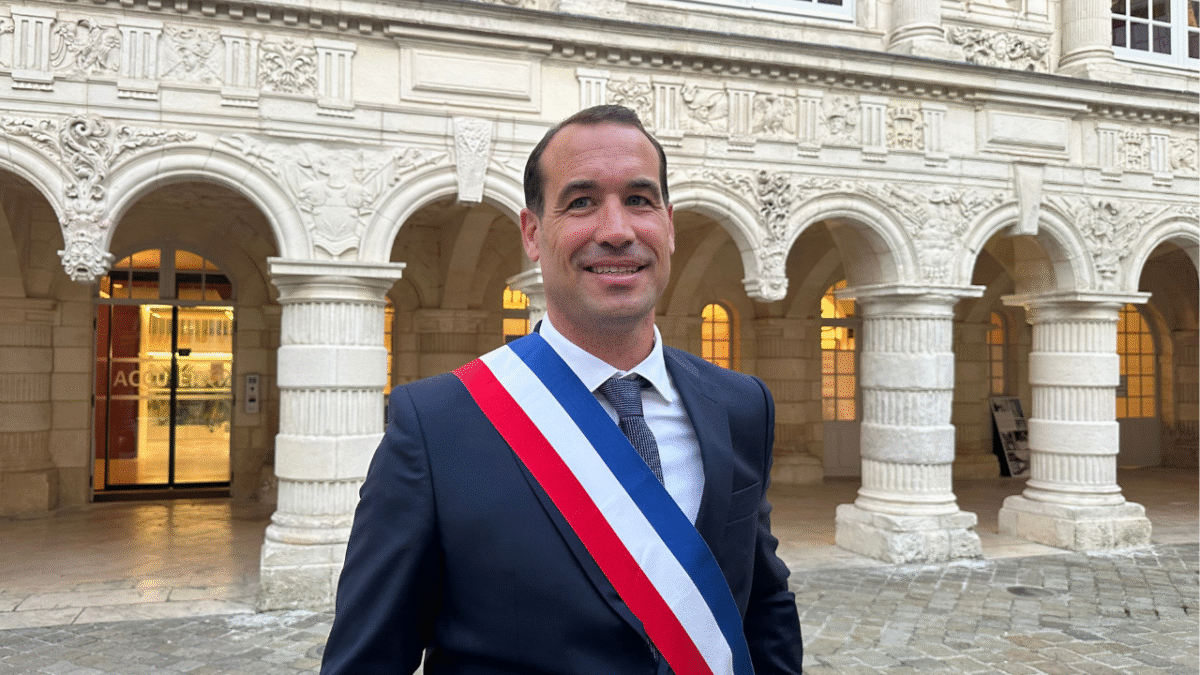 Thibaut Guiraud a été élu maire de La Rochelle ce lundi soir par le conseil municipal | TL - INF la Rochelle