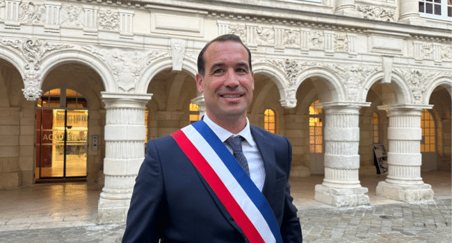 Thibaut Guiraud a été élu maire de La Rochelle ce lundi soir par le conseil municipal | TL - INF la Rochelle
