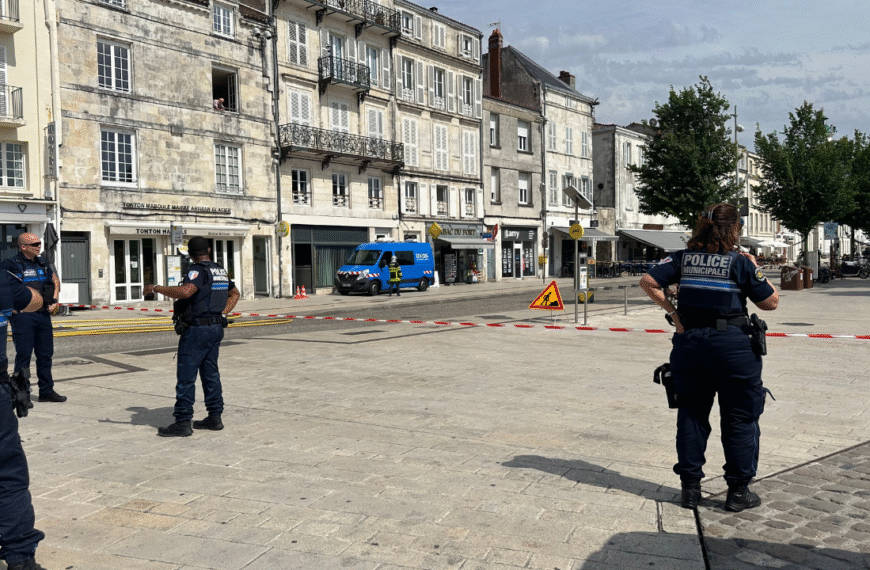 La circulation a été coupé sur le quai Valin le temps de l'intervention de GRDF et des pompiers | TL - INF la Rochelle