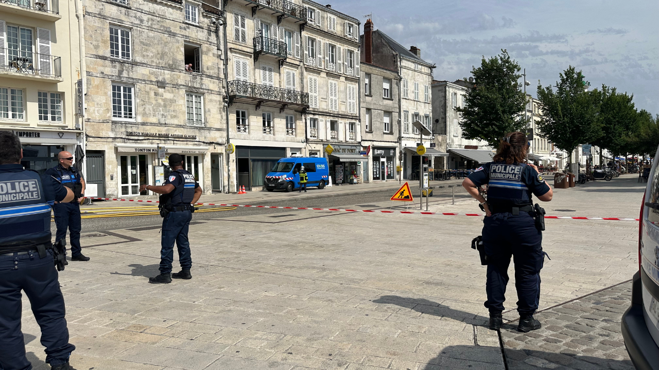 La circulation a été coupé sur le quai Valin le temps de l'intervention de GRDF et des pompiers | TL - INF la Rochelle