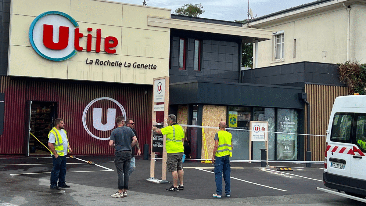 Un magasin Utile a été dégradé par plusieurs dizaines de casseurs | TL - INF La Rochelle