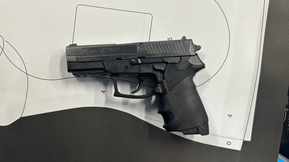 Le Sig-Sauer est l'arme de poing des policiers | TL - INF la Rochelle