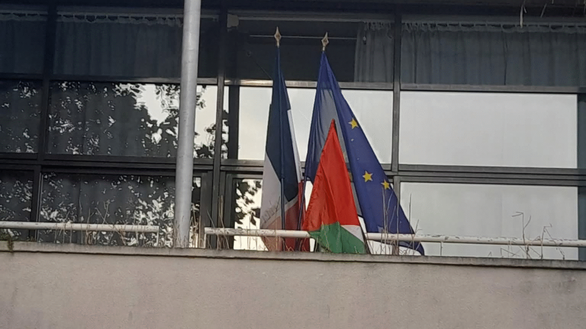 Le drapeau palestinien a été installé dans la nuit de lundi à mardi | DR