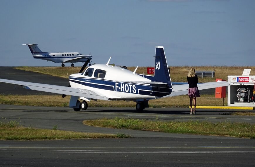 avion, aéroport la rochelle - île de ré