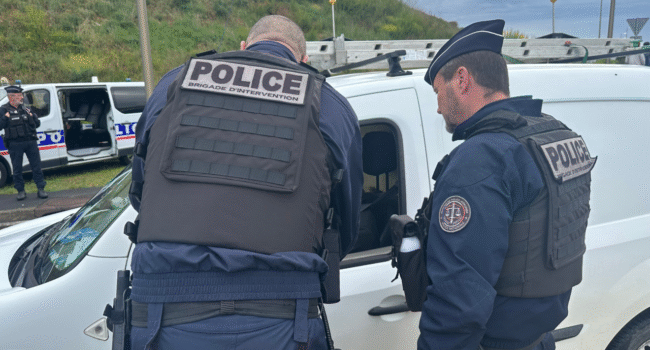 police, contrôle, route, voiture, sécurité routière