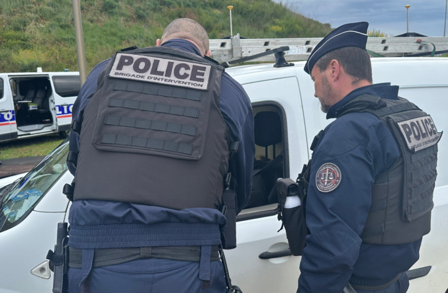 police, contrôle, route, voiture, sécurité routière