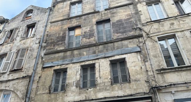 L’immeuble n°9 de la rue Saint-Sauveur a fait craindre un risque d’effondrement | TL – INF La Rochelle