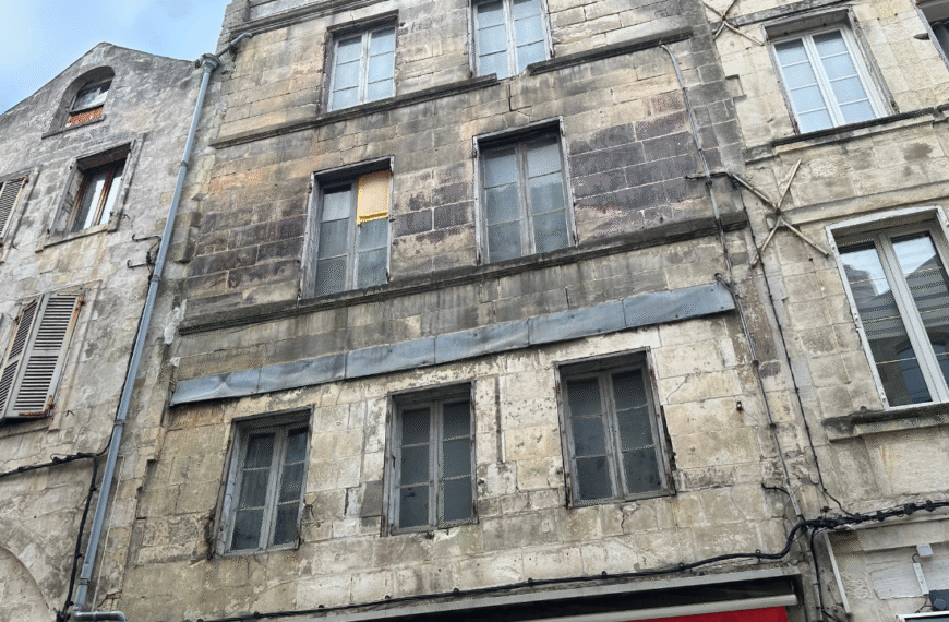 L’immeuble n°9 de la rue Saint-Sauveur a fait craindre un risque d’effondrement | TL – INF La Rochelle