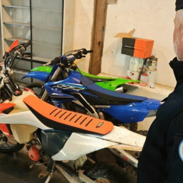 police, moto, rodéo urbain