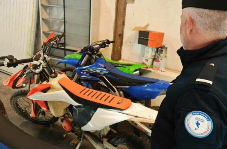 police, moto, rodéo urbain