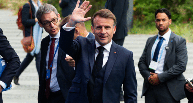 Emmanuel Macron en juin 2025 | Flickr – fdebijl