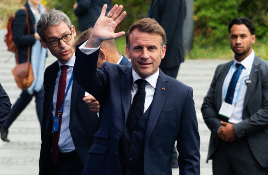 Emmanuel Macron en juin 2025 | Flickr – fdebijl