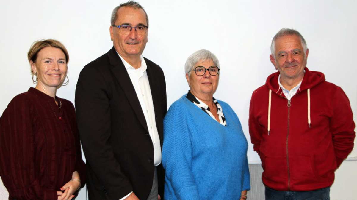 De gauche à droite, une partie de l'équipe du maire sortant : Aurélie Crouzeau, Jean-Luc Algay, Cendrine Guillemet, Vincent Vinet | DR